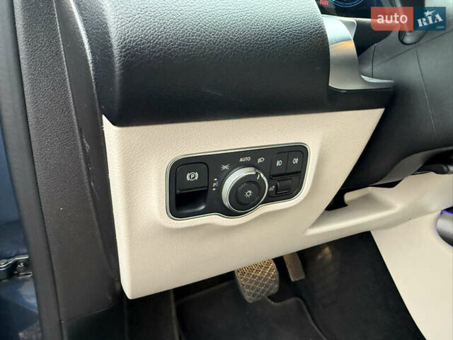 Синій Мерседес GLB-Class, об'ємом двигуна 1.99 л та пробігом 98 тис. км за 27000 $, фото 37 на Automoto.ua