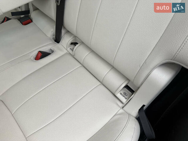 Синій Мерседес GLB-Class, об'ємом двигуна 1.99 л та пробігом 98 тис. км за 27000 $, фото 51 на Automoto.ua