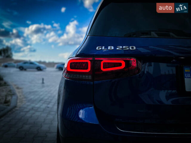 Синий Мерседес GLB-Class, объемом двигателя 1.99 л и пробегом 50 тыс. км за 26900 $, фото 11 на Automoto.ua