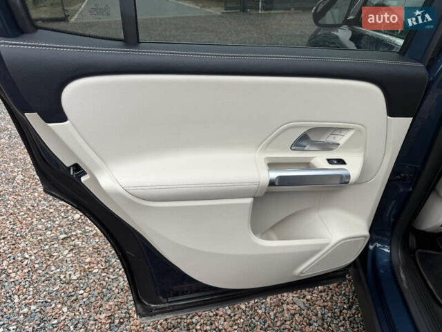 Синій Мерседес GLB-Class, об'ємом двигуна 1.99 л та пробігом 98 тис. км за 27000 $, фото 48 на Automoto.ua