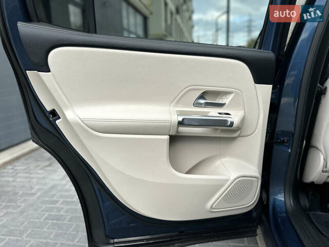 Синий Мерседес GLB-Class, объемом двигателя 1.99 л и пробегом 95 тыс. км за 29500 $, фото 47 на Automoto.ua