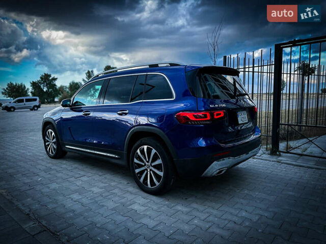 Синий Мерседес GLB-Class, объемом двигателя 1.99 л и пробегом 50 тыс. км за 26900 $, фото 5 на Automoto.ua