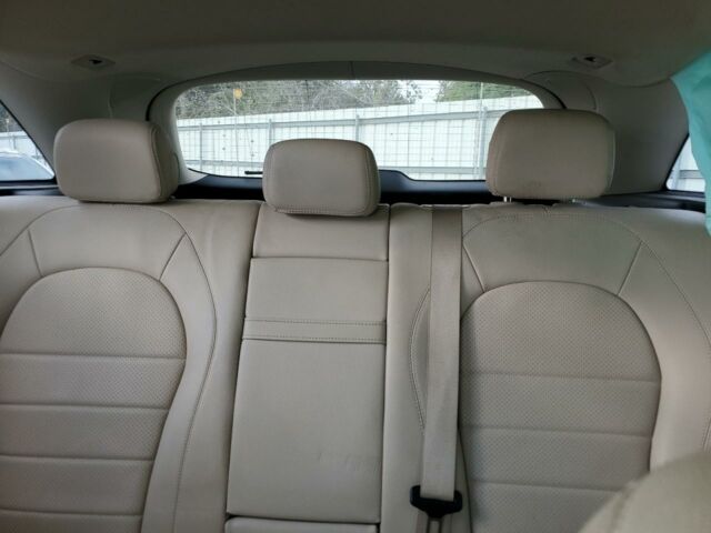 Белый Мерседес GLC 300, объемом двигателя 2 л и пробегом 112 тыс. км за 19800 $, фото 9 на Automoto.ua