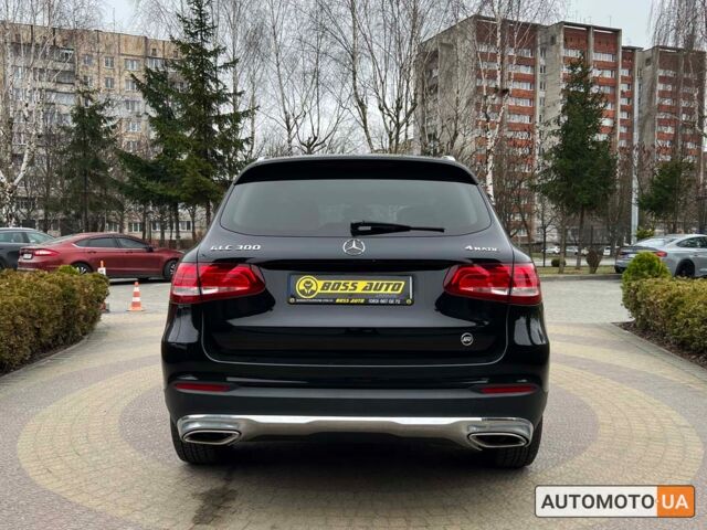 Черный Мерседес GLC 300, объемом двигателя 2 л и пробегом 128 тыс. км за 29900 $, фото 5 на Automoto.ua