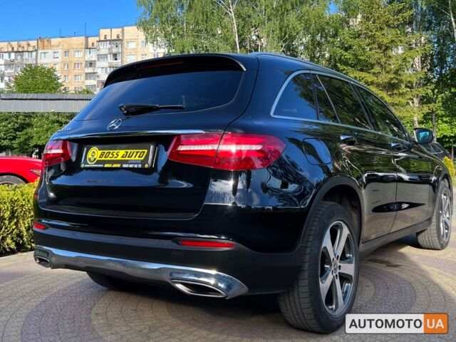 Черный Мерседес GLC 300, объемом двигателя 2 л и пробегом 51 тыс. км за 29300 $, фото 6 на Automoto.ua