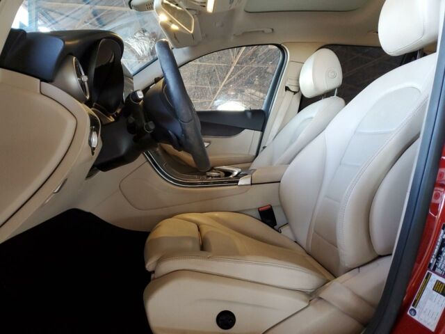 Красный Мерседес GLC 300, объемом двигателя 2 л и пробегом 124 тыс. км за 16800 $, фото 6 на Automoto.ua