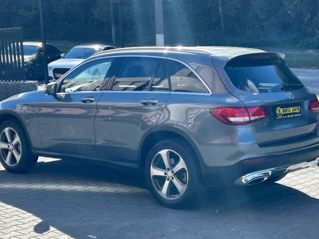 Серый Мерседес GLC 300, объемом двигателя 2 л и пробегом 155 тыс. км за 20800 $, фото 3 на Automoto.ua