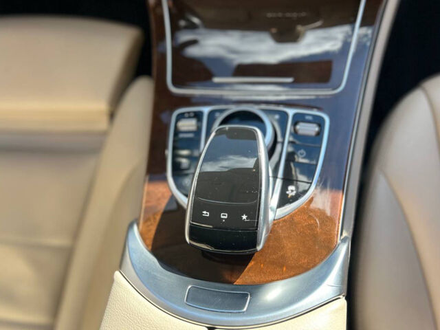 Серый Мерседес GLC 300, объемом двигателя 2 л и пробегом 155 тыс. км за 20800 $, фото 12 на Automoto.ua