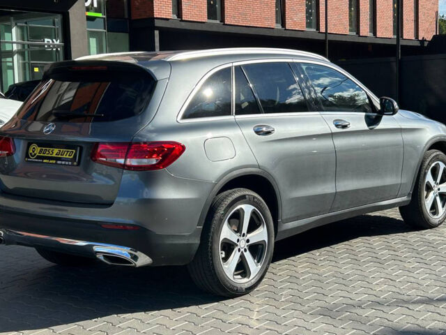 Серый Мерседес GLC 300, объемом двигателя 2 л и пробегом 155 тыс. км за 20800 $, фото 5 на Automoto.ua