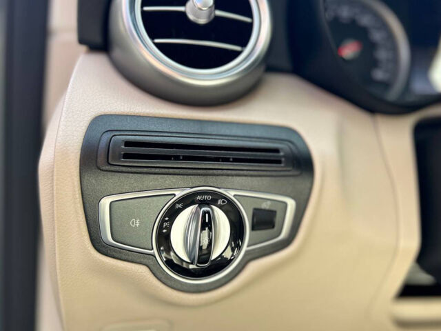 Серый Мерседес GLC 300, объемом двигателя 2 л и пробегом 155 тыс. км за 20800 $, фото 9 на Automoto.ua