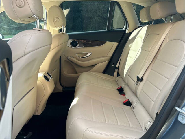 Серый Мерседес GLC 300, объемом двигателя 2 л и пробегом 155 тыс. км за 20800 $, фото 16 на Automoto.ua