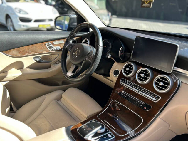 Серый Мерседес GLC 300, объемом двигателя 2 л и пробегом 155 тыс. км за 20800 $, фото 14 на Automoto.ua