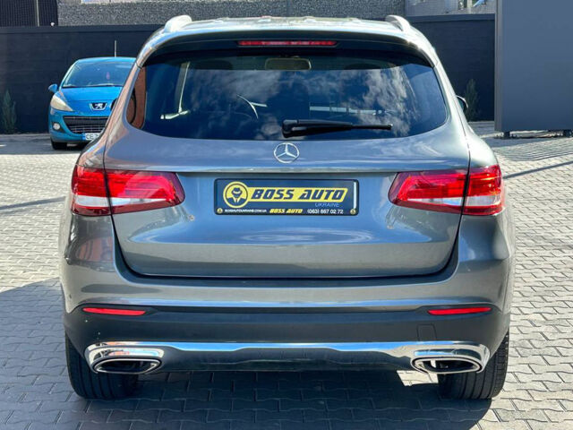 Серый Мерседес GLC 300, объемом двигателя 2 л и пробегом 155 тыс. км за 20800 $, фото 4 на Automoto.ua