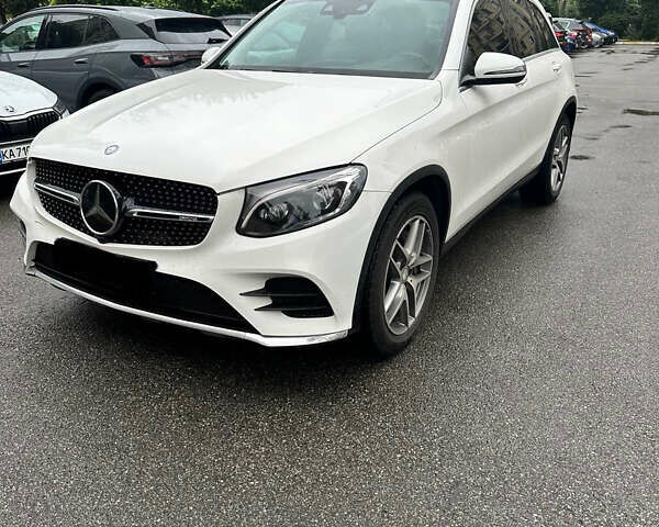 Белый Мерседес ГЛЦ-Класс, объемом двигателя 2.2 л и пробегом 290 тыс. км за 30000 $, фото 1 на Automoto.ua