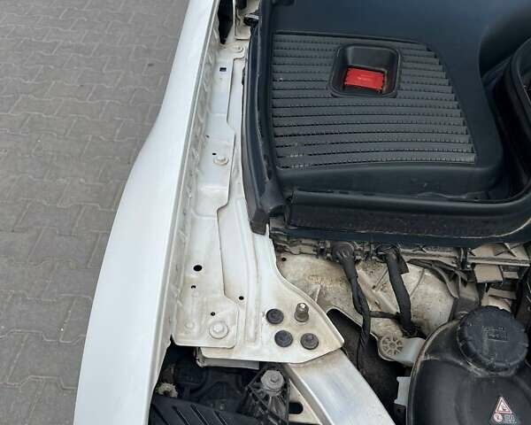 Белый Мерседес ГЛЦ-Класс, объемом двигателя 2.14 л и пробегом 135 тыс. км за 27500 $, фото 12 на Automoto.ua