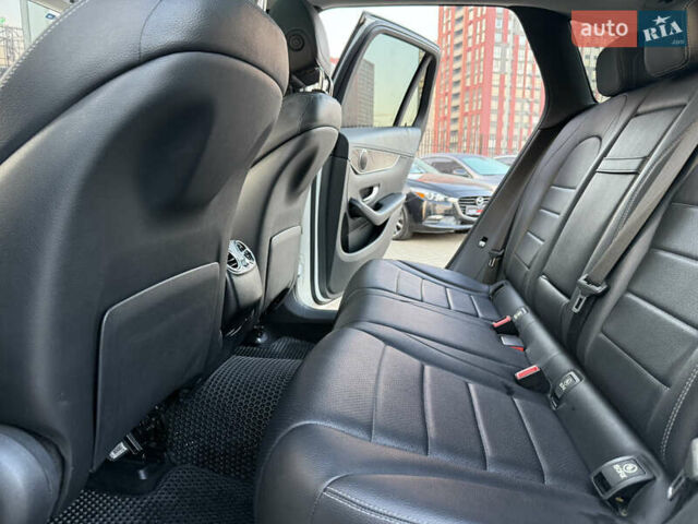 Белый Мерседес ГЛЦ-Класс, объемом двигателя 1.99 л и пробегом 262 тыс. км за 18000 $, фото 16 на Automoto.ua