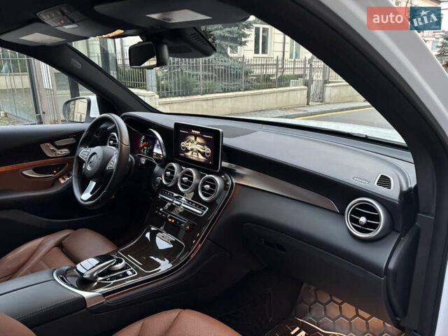 Белый Мерседес ГЛЦ-Класс, объемом двигателя 1.99 л и пробегом 120 тыс. км за 29900 $, фото 23 на Automoto.ua