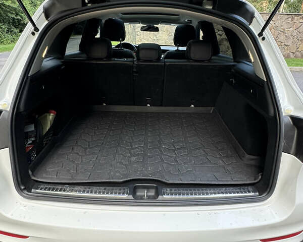 Белый Мерседес ГЛЦ-Класс, объемом двигателя 1.99 л и пробегом 260 тыс. км за 18500 $, фото 18 на Automoto.ua