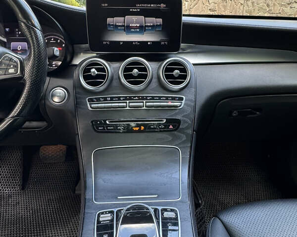 Белый Мерседес ГЛЦ-Класс, объемом двигателя 1.99 л и пробегом 255 тыс. км за 21900 $, фото 15 на Automoto.ua