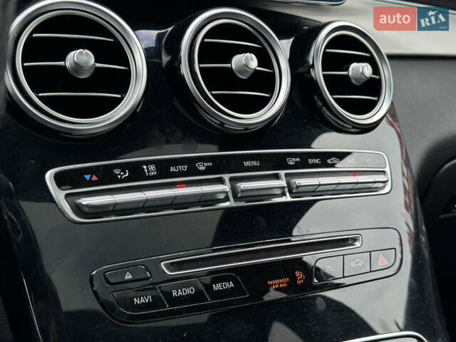 Мерседес ГЛЦ-Класс 2016 в Киеве на Automoto.ua Белый Мерседес ГЛЦ-Класс, объемом двигателя 3 л и пробегом 122 тыс. км за 29500 $, фото 26 на Automoto.ua