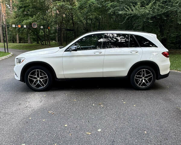 Белый Мерседес ГЛЦ-Класс, объемом двигателя 1.99 л и пробегом 260 тыс. км за 18500 $, фото 2 на Automoto.ua