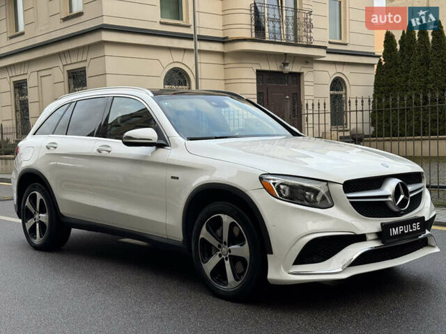 Белый Мерседес ГЛЦ-Класс, объемом двигателя 1.99 л и пробегом 120 тыс. км за 29900 $, фото 5 на Automoto.ua