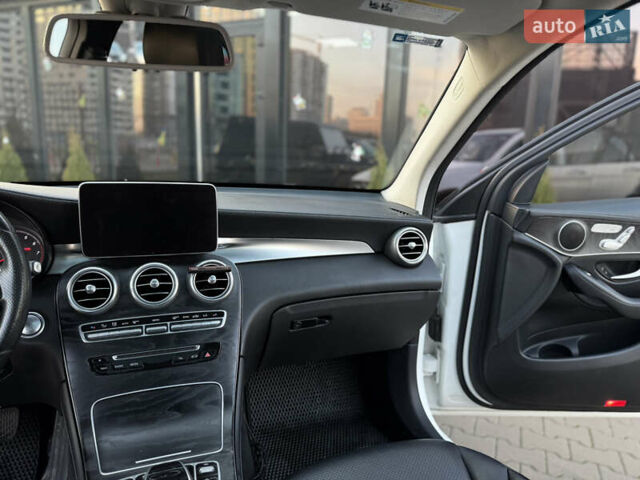 Белый Мерседес ГЛЦ-Класс, объемом двигателя 1.99 л и пробегом 262 тыс. км за 18000 $, фото 23 на Automoto.ua