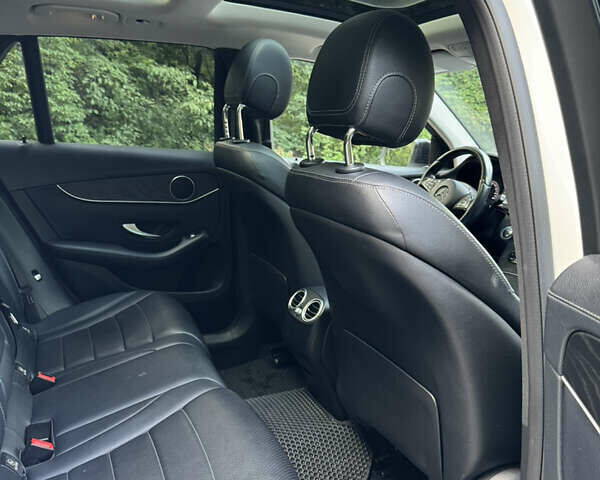 Белый Мерседес ГЛЦ-Класс, объемом двигателя 1.99 л и пробегом 260 тыс. км за 18500 $, фото 6 на Automoto.ua