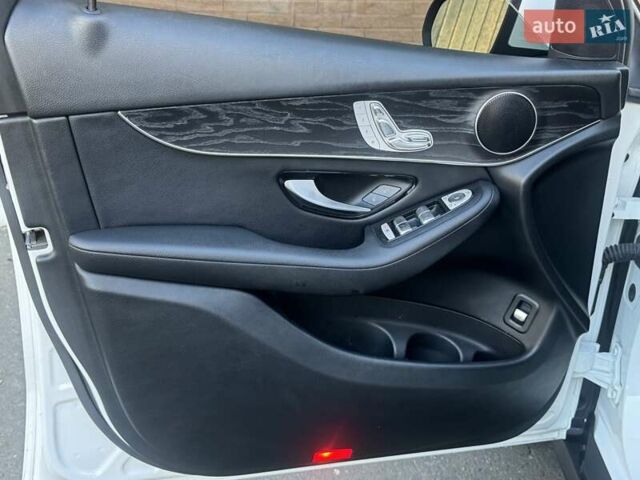 Білий Мерседес ГЛЦ-Клас, об'ємом двигуна 1.99 л та пробігом 80 тис. км за 27700 $, фото 12 на Automoto.ua