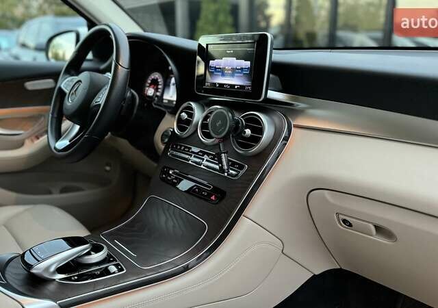 Мерседес ГЛЦ-Класс 2017 в Киеве на Automoto.ua Белый Мерседес ГЛЦ-Класс, объемом двигателя 2.14 л и пробегом 57 тыс. км за 36999 $, фото 21 на Automoto.ua