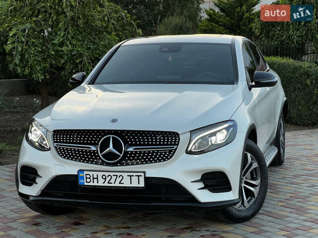 Белый Мерседес ГЛЦ-Класс, объемом двигателя 1.99 л и пробегом 68 тыс. км за 35800 $, фото 2 на Automoto.ua