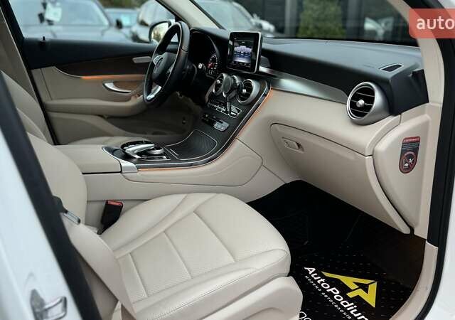 Мерседес ГЛЦ-Класс 2017 в Киеве на Automoto.ua Белый Мерседес ГЛЦ-Класс, объемом двигателя 2.14 л и пробегом 57 тыс. км за 36999 $, фото 19 на Automoto.ua