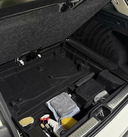Мерседес ГЛЦ-Класс 2017 в Львове на Automoto.ua Белый Мерседес ГЛЦ-Класс, объемом двигателя 2 л и пробегом 121 тыс. км за 24500 $, фото 19 на Automoto.ua