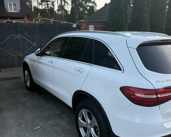 Белый Мерседес ГЛЦ-Класс, объемом двигателя 1.99 л и пробегом 119 тыс. км за 32000 $, фото 6 на Automoto.ua
