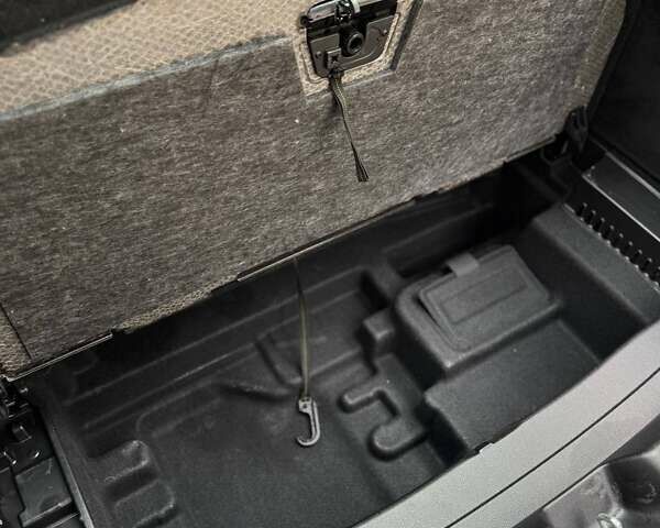 Мерседес ГЛЦ-Класс 2017 в Киеве на Automoto.ua Белый Мерседес ГЛЦ-Класс, объемом двигателя 2.14 л и пробегом 98 тыс. км за 39500 $, фото 25 на Automoto.ua