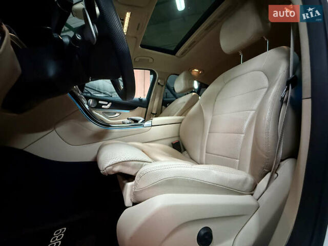 Белый Мерседес ГЛЦ-Класс, объемом двигателя 2 л и пробегом 153 тыс. км за 39999 $, фото 6 на Automoto.ua