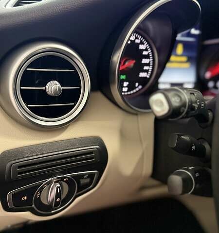 Мерседес ГЛЦ-Класс 2017 в Львове на Automoto.ua Белый Мерседес ГЛЦ-Класс, объемом двигателя 2 л и пробегом 121 тыс. км за 24500 $, фото 26 на Automoto.ua
