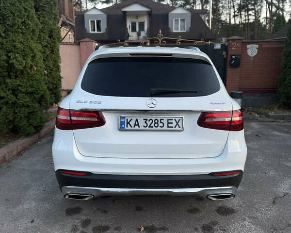 Белый Мерседес ГЛЦ-Класс, объемом двигателя 1.99 л и пробегом 119 тыс. км за 32000 $, фото 7 на Automoto.ua
