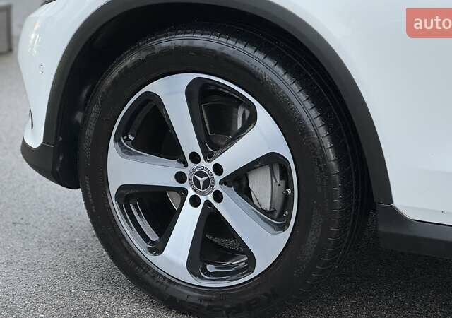 Мерседес ГЛЦ-Класс 2017 в Киеве на Automoto.ua Белый Мерседес ГЛЦ-Класс, объемом двигателя 2.14 л и пробегом 57 тыс. км за 36999 $, фото 7 на Automoto.ua
