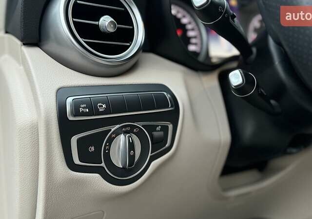 Мерседес ГЛЦ-Класс 2017 в Киеве на Automoto.ua Белый Мерседес ГЛЦ-Класс, объемом двигателя 2.14 л и пробегом 57 тыс. км за 36999 $, фото 35 на Automoto.ua