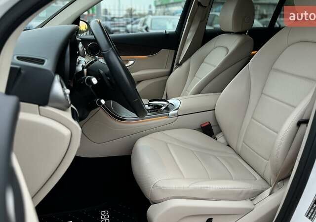 Мерседес ГЛЦ-Класс 2017 в Киеве на Automoto.ua Белый Мерседес ГЛЦ-Класс, объемом двигателя 2.14 л и пробегом 57 тыс. км за 36999 $, фото 16 на Automoto.ua