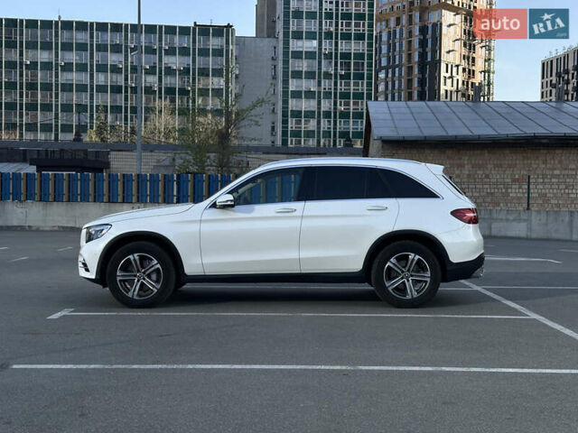 Белый Мерседес ГЛЦ-Класс, объемом двигателя 1.99 л и пробегом 157 тыс. км за 28200 $, фото 3 на Automoto.ua