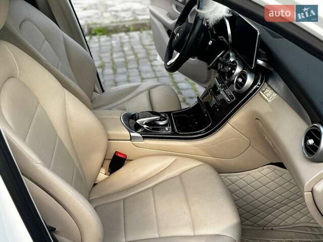 Белый Мерседес ГЛЦ-Класс, объемом двигателя 1.99 л и пробегом 111 тыс. км за 28900 $, фото 4 на Automoto.ua