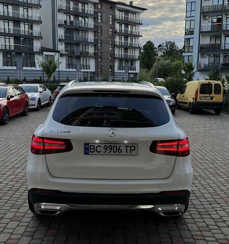 Мерседес ГЛЦ-Класс 2017 в Львове на Automoto.ua Белый Мерседес ГЛЦ-Класс, объемом двигателя 2 л и пробегом 121 тыс. км за 24500 $, фото 3 на Automoto.ua