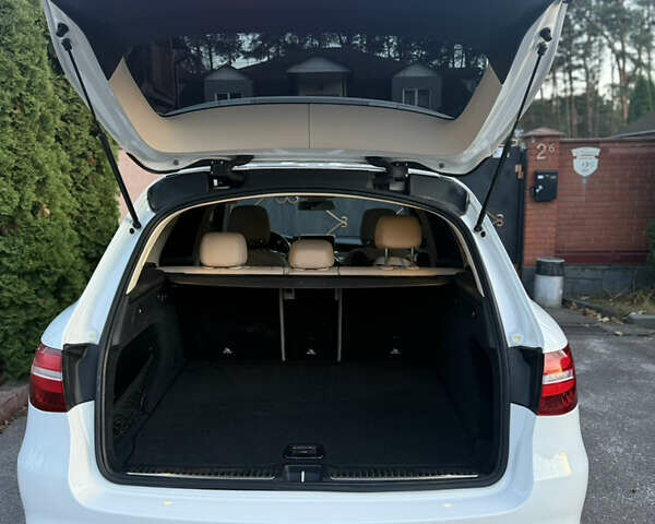 Белый Мерседес ГЛЦ-Класс, объемом двигателя 1.99 л и пробегом 119 тыс. км за 32000 $, фото 11 на Automoto.ua