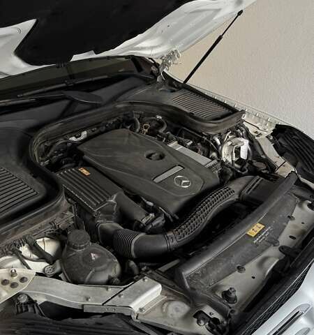 Мерседес ГЛЦ-Класс 2017 в Львове на Automoto.ua Белый Мерседес ГЛЦ-Класс, объемом двигателя 2 л и пробегом 121 тыс. км за 24500 $, фото 18 на Automoto.ua
