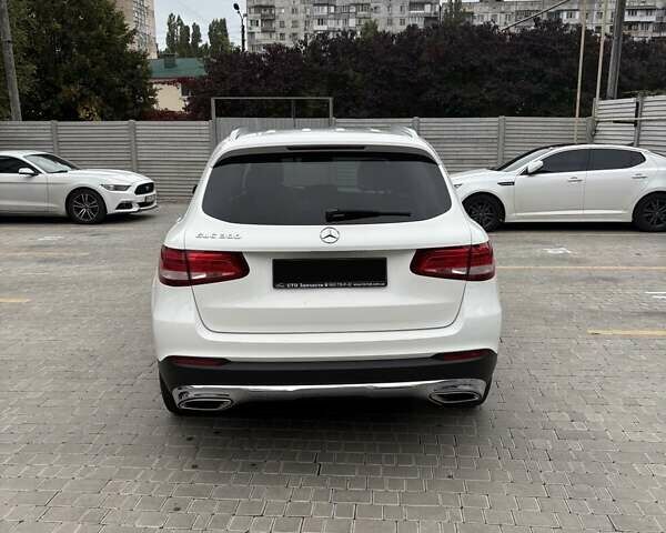 Білий Мерседес ГЛЦ-Клас, об'ємом двигуна 1.99 л та пробігом 80 тис. км за 25999 $, фото 19 на Automoto.ua