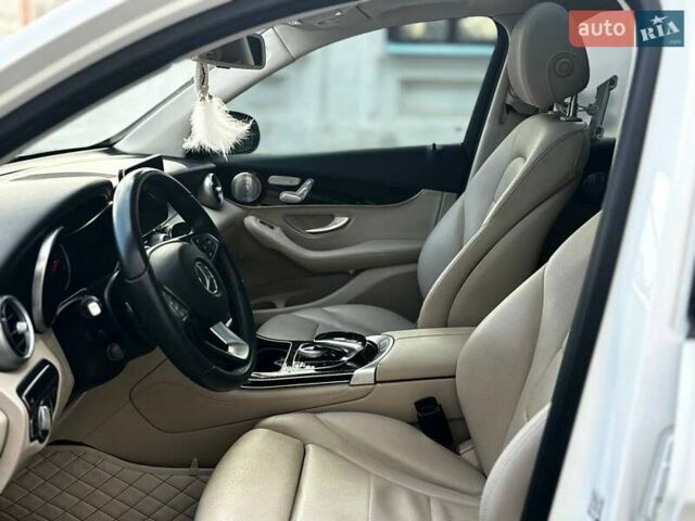 Белый Мерседес ГЛЦ-Класс, объемом двигателя 1.99 л и пробегом 111 тыс. км за 28900 $, фото 10 на Automoto.ua