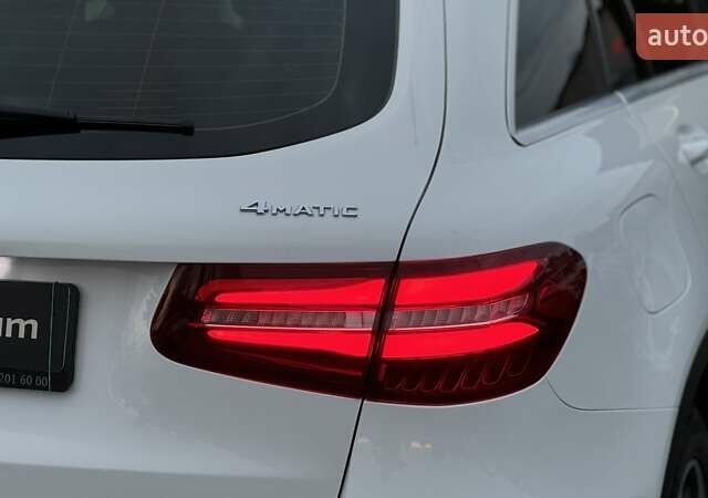 Мерседес ГЛЦ-Класс 2017 в Киеве на Automoto.ua Белый Мерседес ГЛЦ-Класс, объемом двигателя 2.14 л и пробегом 57 тыс. км за 36999 $, фото 38 на Automoto.ua