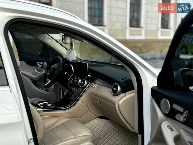 Белый Мерседес ГЛЦ-Класс, объемом двигателя 1.99 л и пробегом 111 тыс. км за 28900 $, фото 5 на Automoto.ua